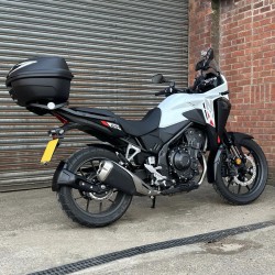 085104 : Versetzter Schmutzfänger Pyramid Honda NX500